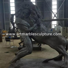 China Escultura de bronze antiga de um homem grande lutando com leões, estátuas de bronze personalizadas, fornecedor de esculturas da China fornecedor