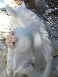 Escultura de usar uma flor e busto de cavalo / Estátua de polimento da natureza fornecedor