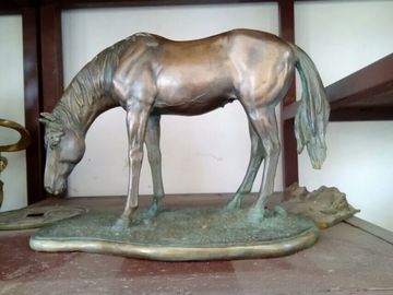 Escultura de bronze com acabamento de pátina fornecedor