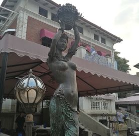 Escultura de bronze de menina graciosa e bonita para jardim ao ar livre, estátuas de bronze personalizadas, fornecedor de esculturas da China fornecedor